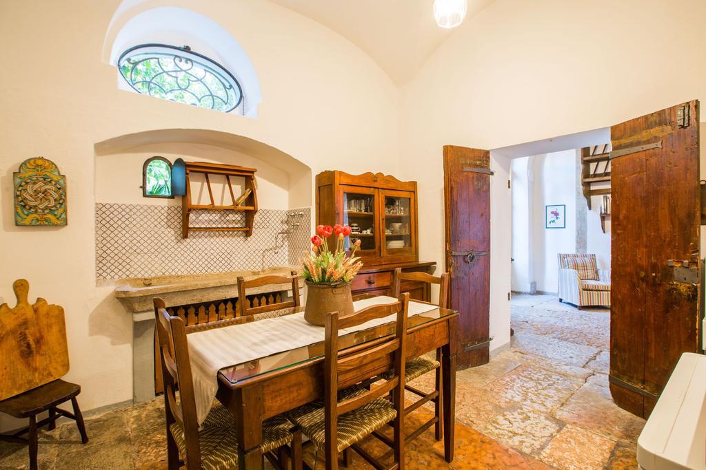 Il Batti Apartment Water Front And Private Beach Toscolano Maderno Exterior photo
